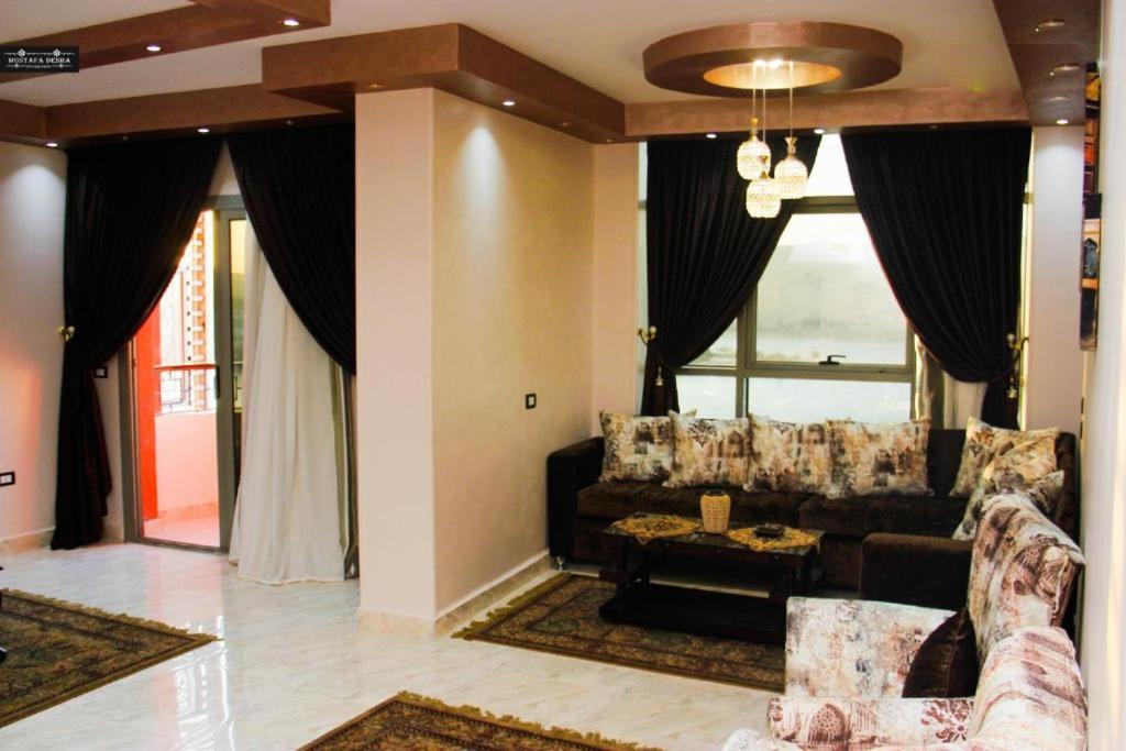Aswan Plaza - Share Apartment Esterno foto