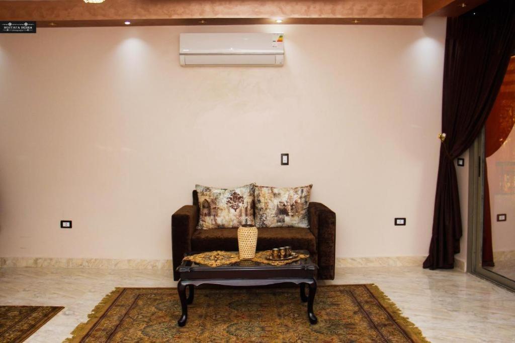 Aswan Plaza - Share Apartment Esterno foto